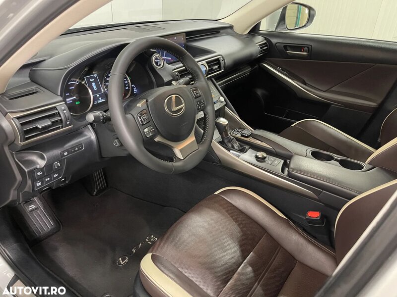 Lexus Seria IS