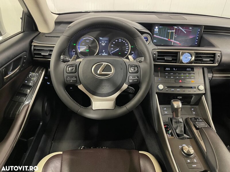Lexus Seria IS