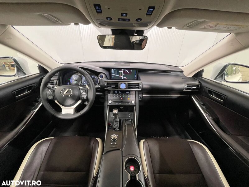 Lexus Seria IS