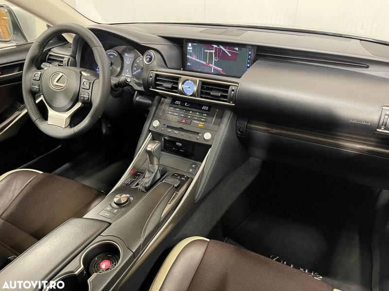Lexus Seria IS